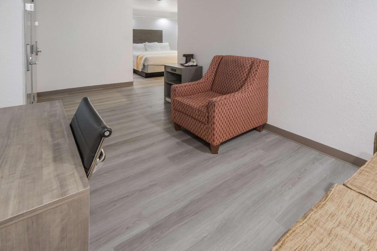 Quality Inn & Suites Richardson-Dallas מראה חיצוני תמונה